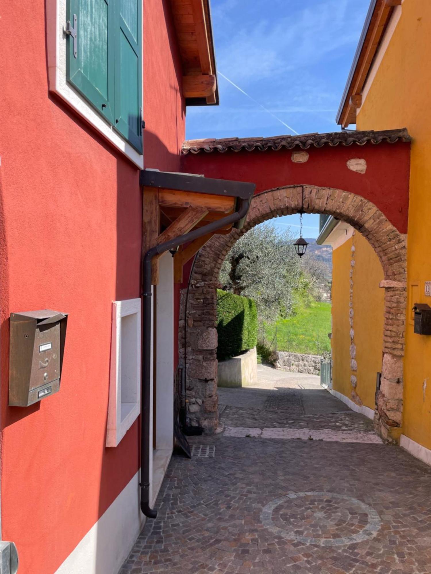 Relais Fontana Rosa B&B Wellness Caprino Veronese Eksteriør billede