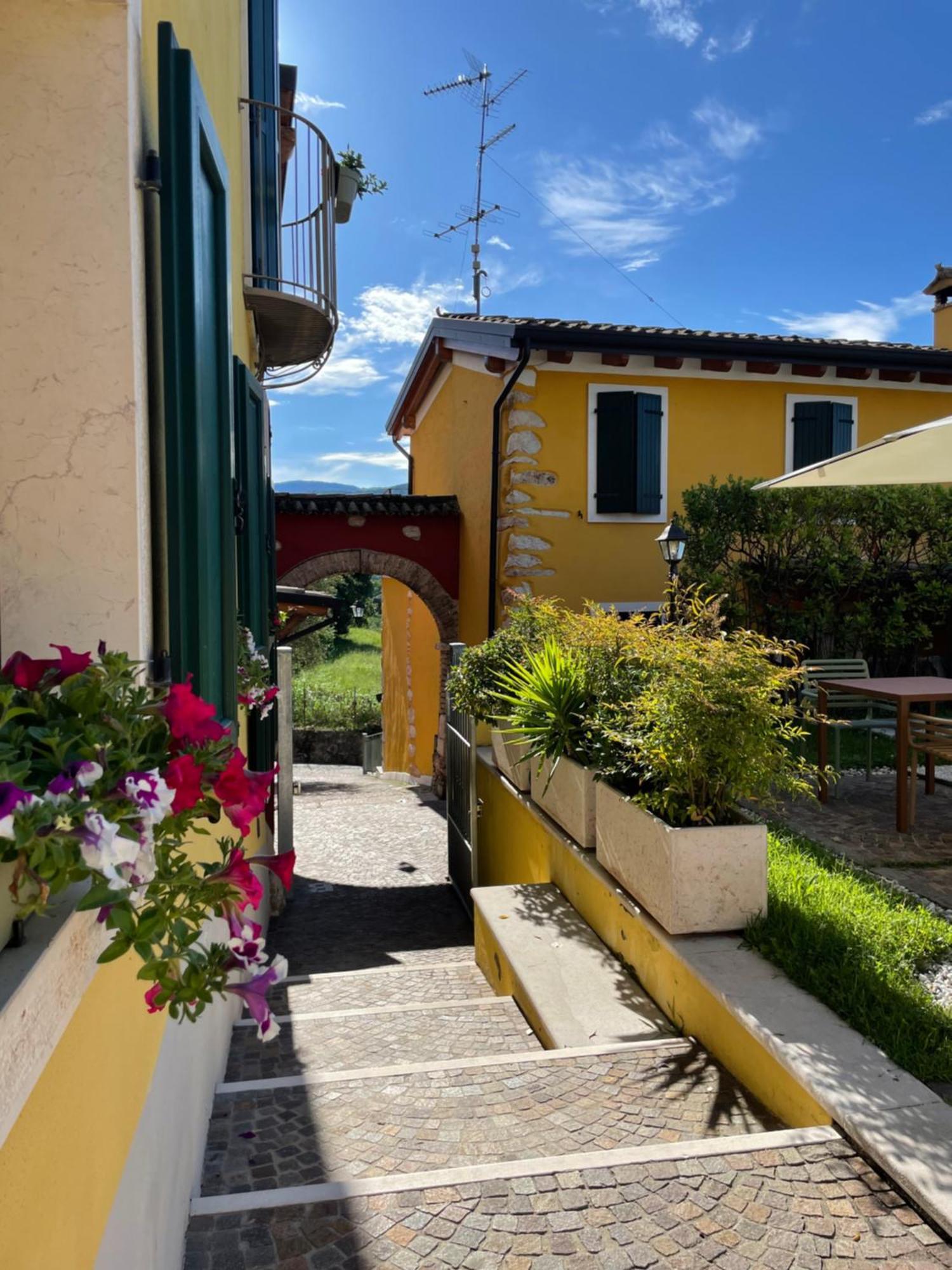 Relais Fontana Rosa B&B Wellness Caprino Veronese Eksteriør billede